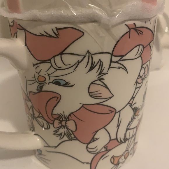 Aristocats Disney Marie the Kitty. Brand New Mug with Lid. - Picture 5 of 7